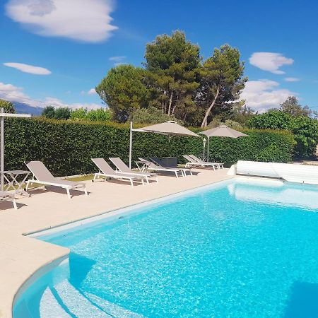 Bed and Breakfast Domaine Des Écureuils Carpentras Exterior foto
